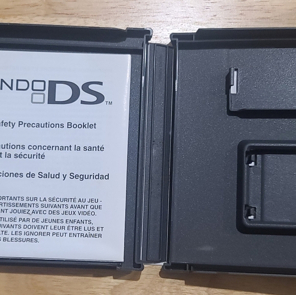 Ds game case - Picture 2 of 3